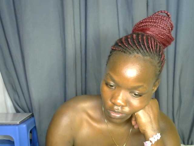 Valentine01 live cam on BongaCams