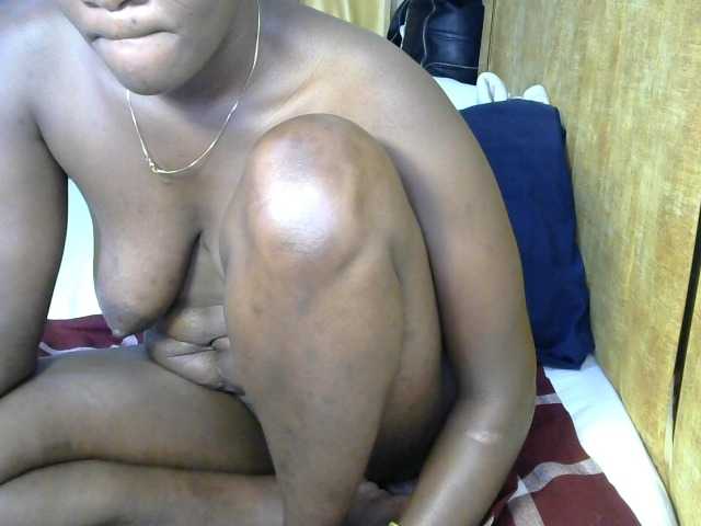 Valentine01 live cam on BongaCams
