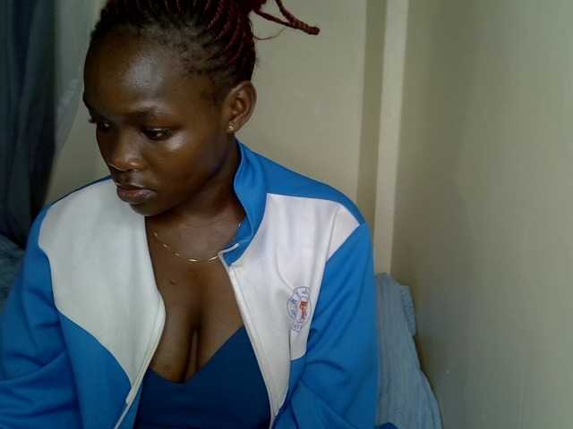 Valentine01 live cam on BongaCams