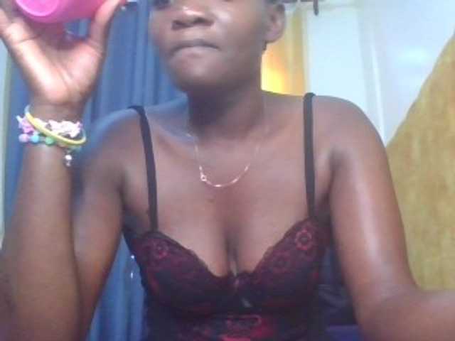Valentine01 live cam on BongaCams