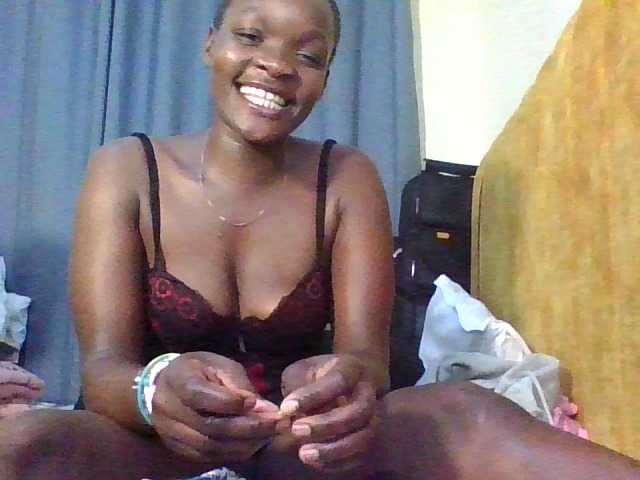 Valentine01 live cam on BongaCams