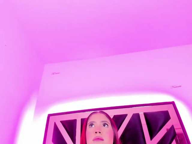 Cherryblossom233 live cam on BongaCams