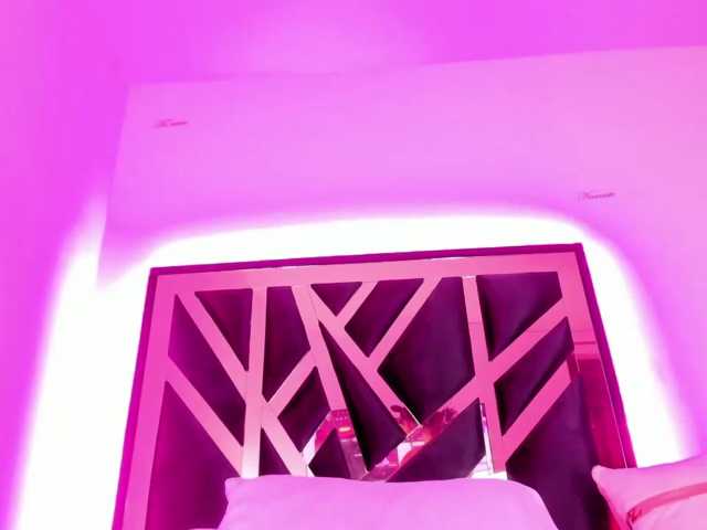 Cherryblossom233 live cam on BongaCams
