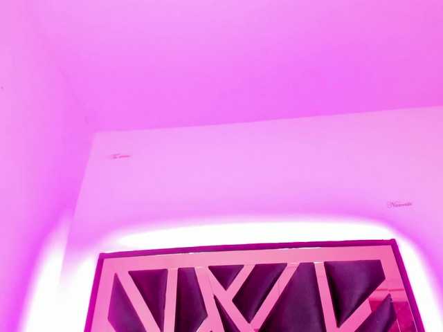 Cherryblossom233 live cam on BongaCams