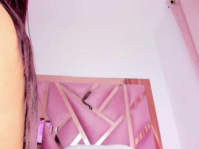 Cherryblossom233 live cam on BongaCams