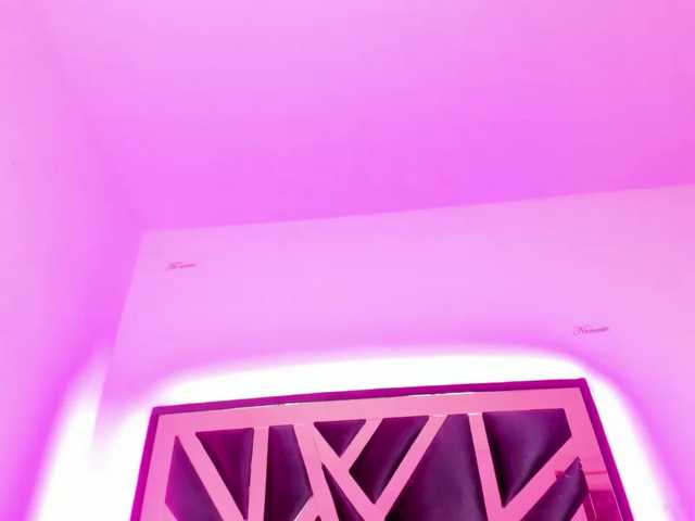 Cherryblossom233 live cam on BongaCams