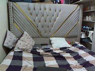 Cutypussy-beastycocky's Live Webcam