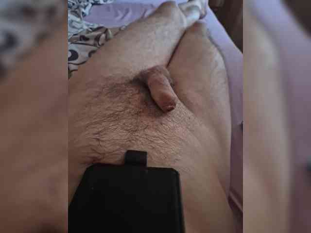 Gregorywhite15cm Live Webcam on BongaCams