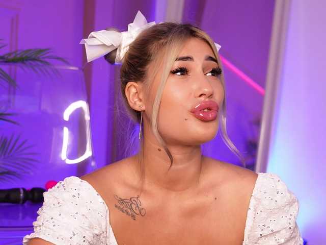 BettyVelvet live cam on BongaCams