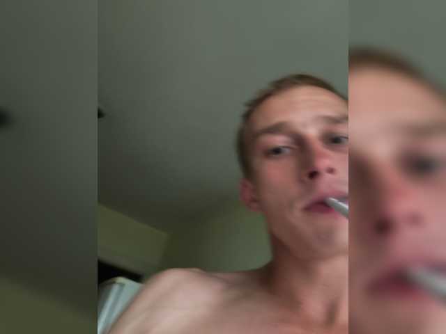 Valdemar93 — live male cam