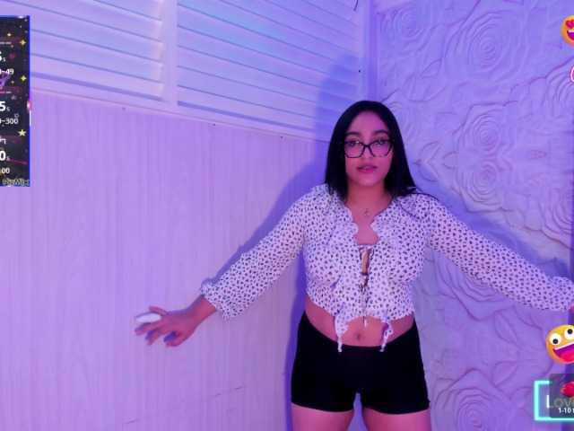 LyaDubois, en directo ahora en BongaCams