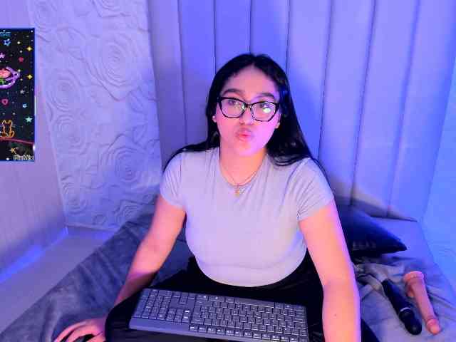 LyaDubois webcam