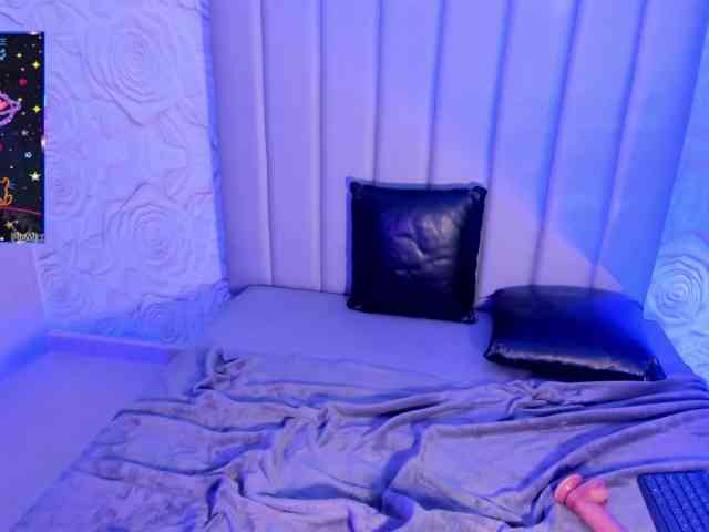 LyaDubois webcam