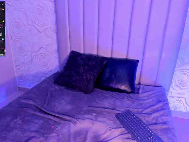 LyaDubois webcam