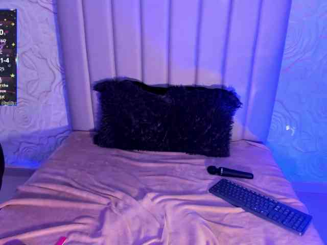 LyaDubois webcam