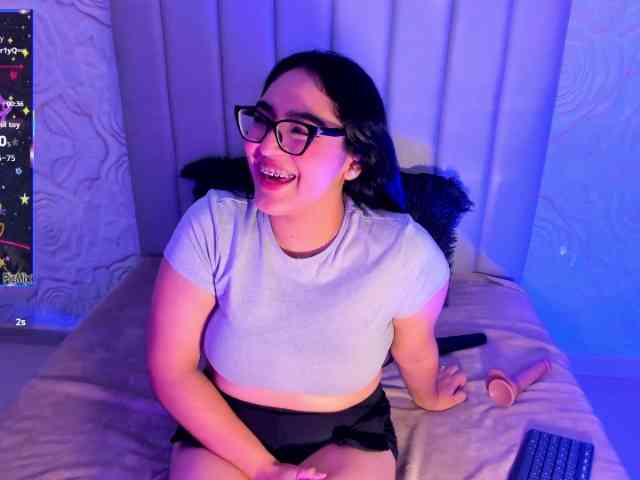 LyaDubois webcam