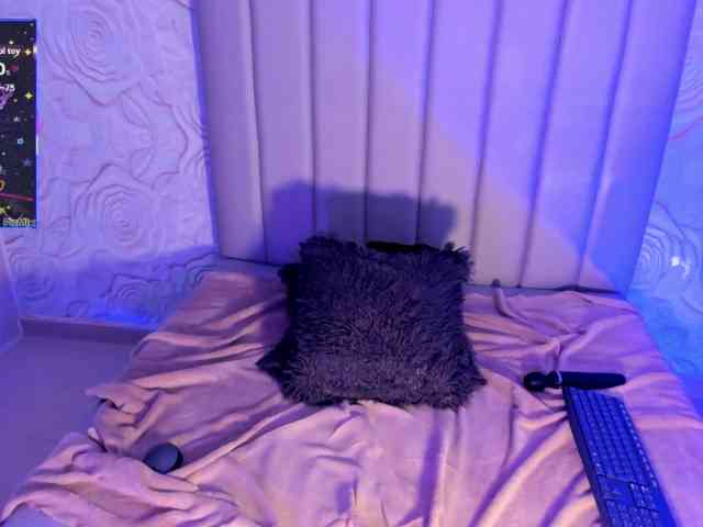 LyaDubois webcam