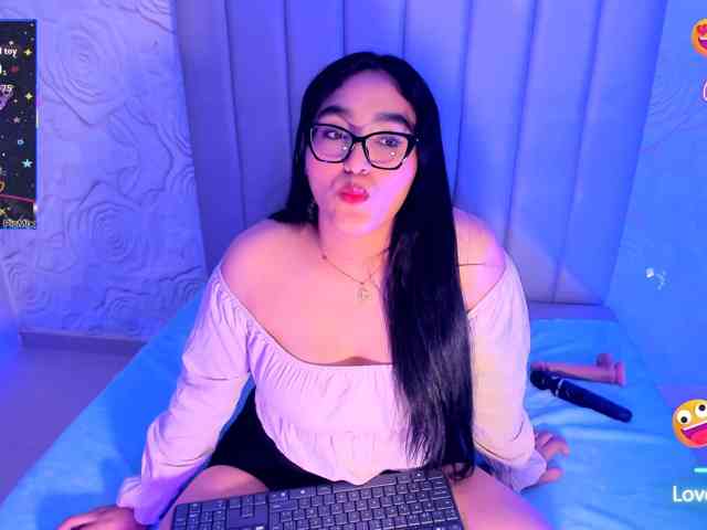 LyaDubois webcam