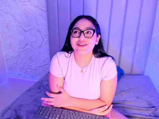 LyaDubois webcam