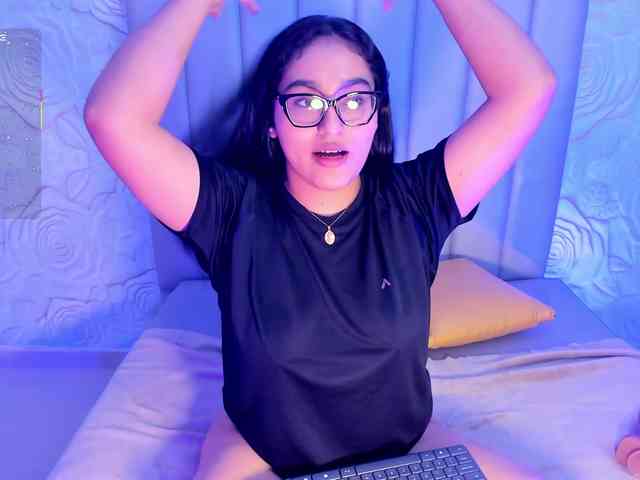LyaDubois webcam
