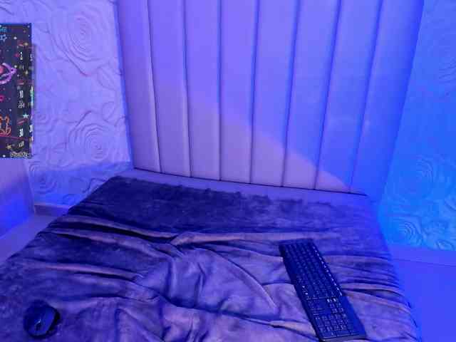 LyaDubois webcam
