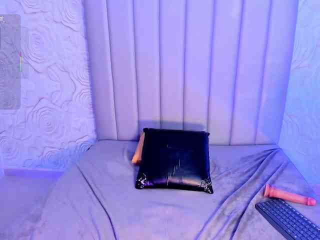 LyaDubois webcam