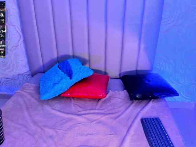 LyaDubois webcam