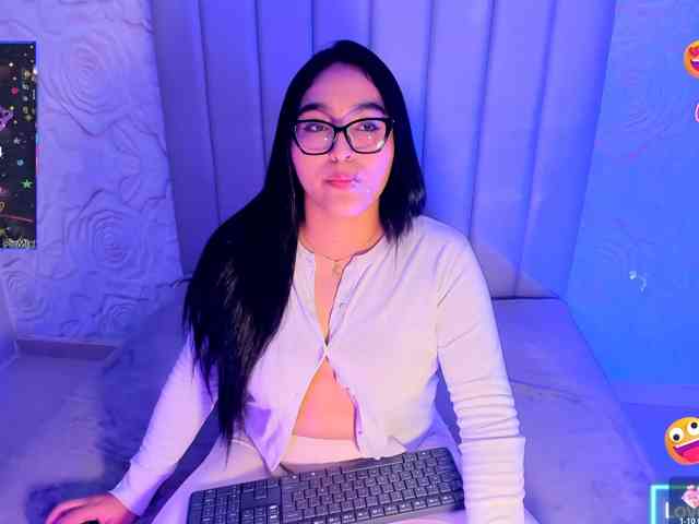LyaDubois webcam