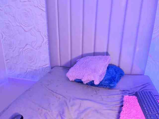 LyaDubois webcam