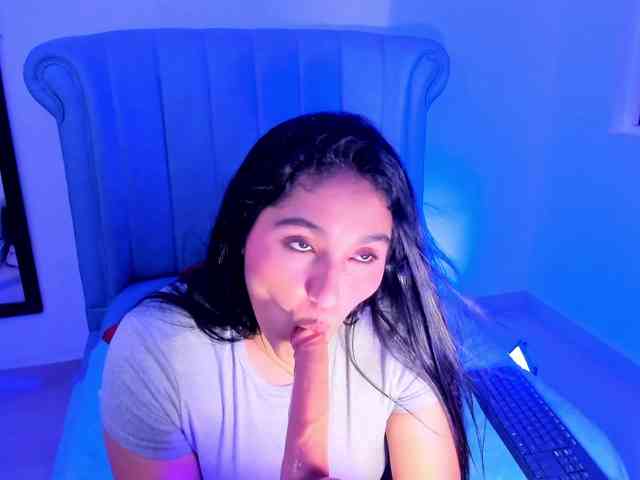 LyaDubois webcam