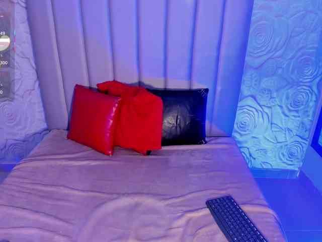 LyaDubois webcam