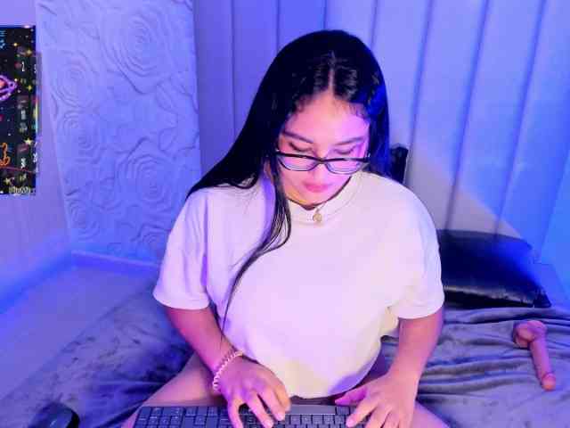 LyaDubois webcam
