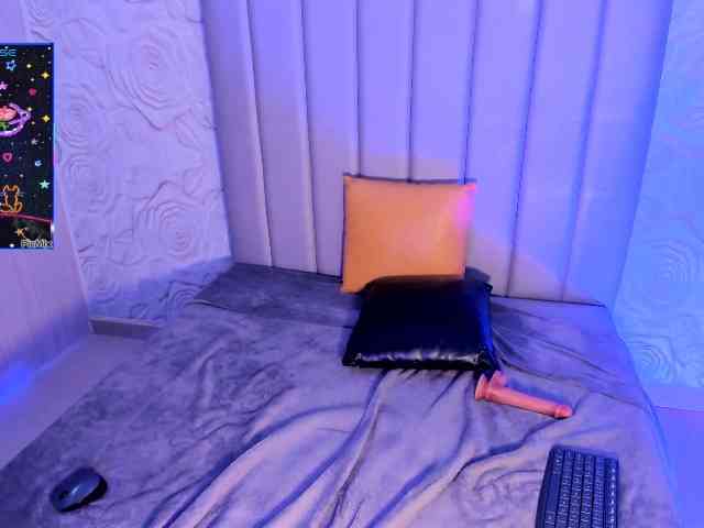 LyaDubois webcam