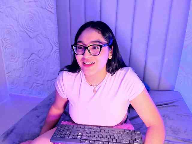 LyaDubois webcam