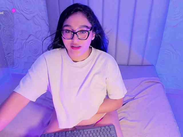 LyaDubois webcam