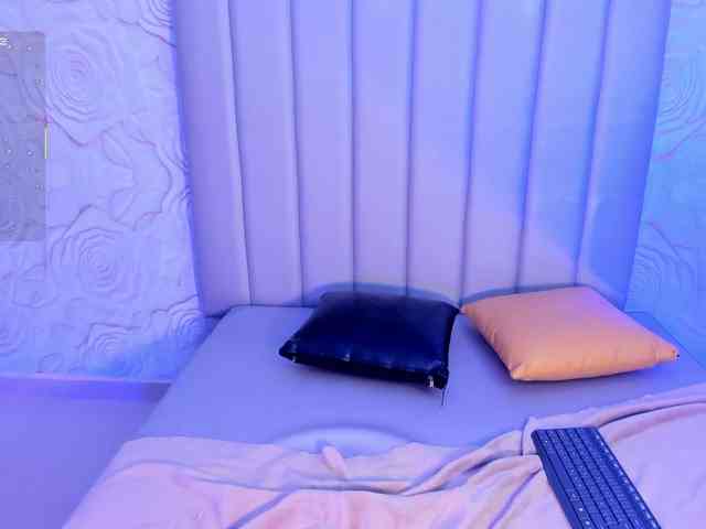 LyaDubois webcam