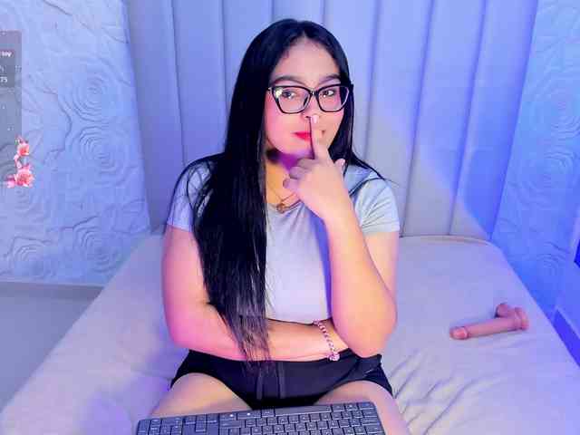 LyaDubois webcam
