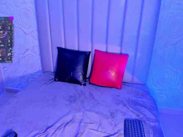 LyaDubois webcam
