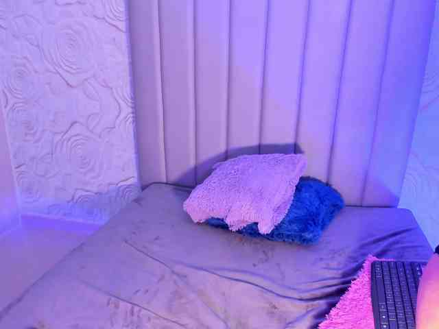 LyaDubois webcam