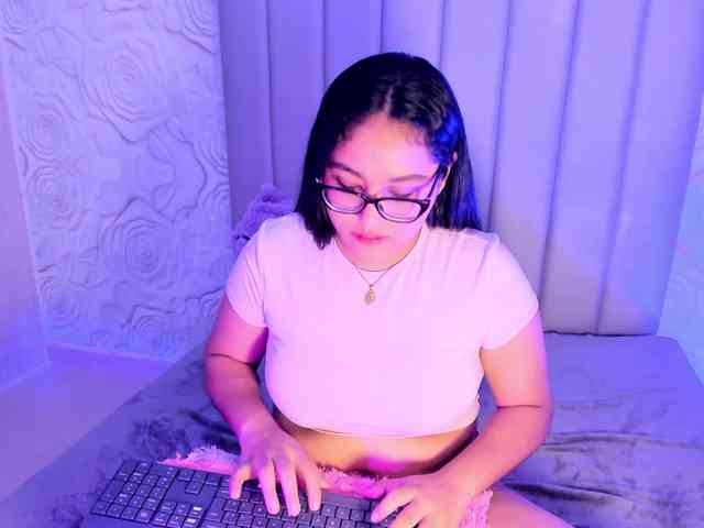LyaDubois webcam