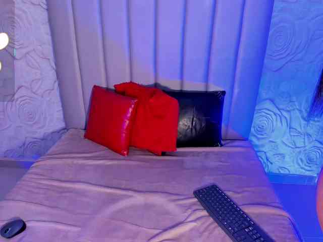LyaDubois webcam