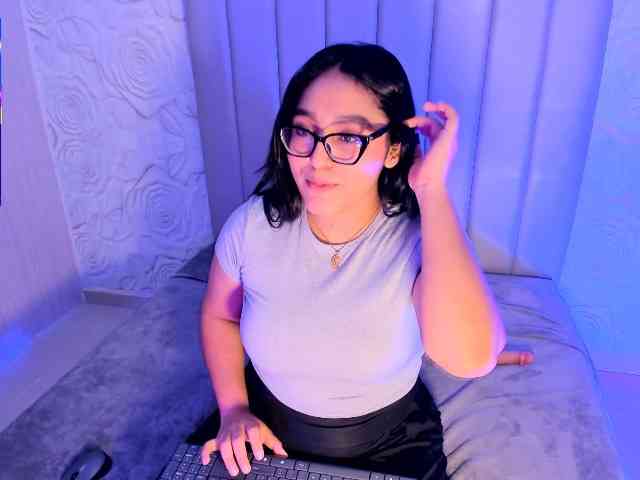 LyaDubois webcam