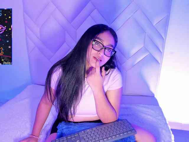 LyaDubois webcam