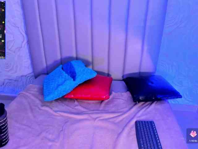 LyaDubois webcam