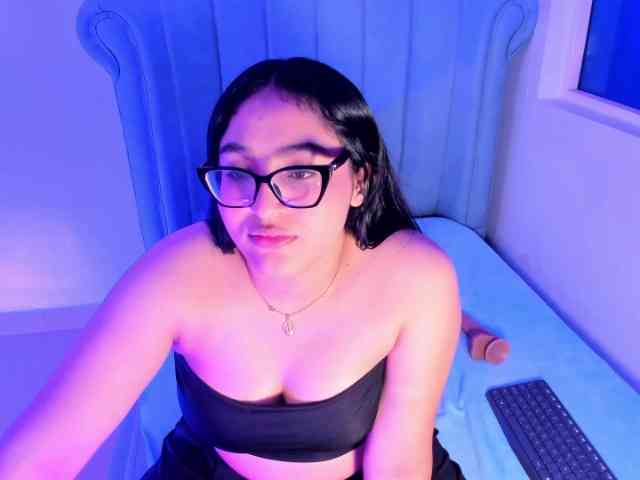 LyaDubois webcam