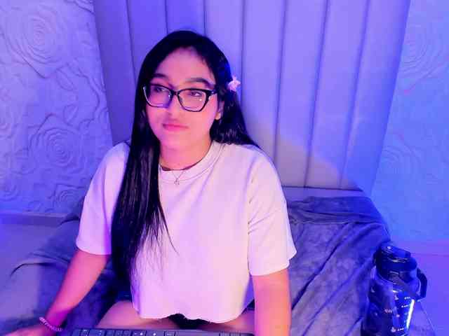LyaDubois webcam
