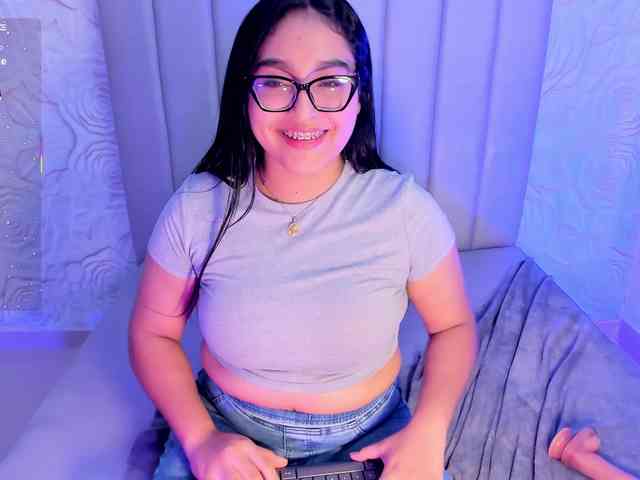 LyaDubois webcam