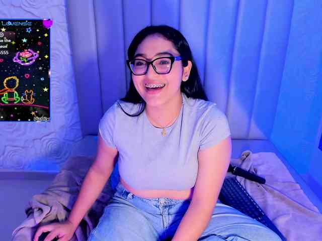 LyaDubois webcam