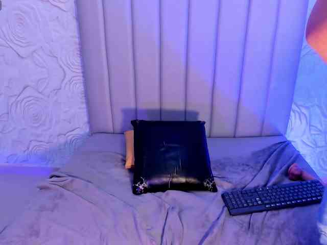 LyaDubois webcam