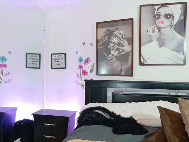 dymonslut Live Cam on BongaCams